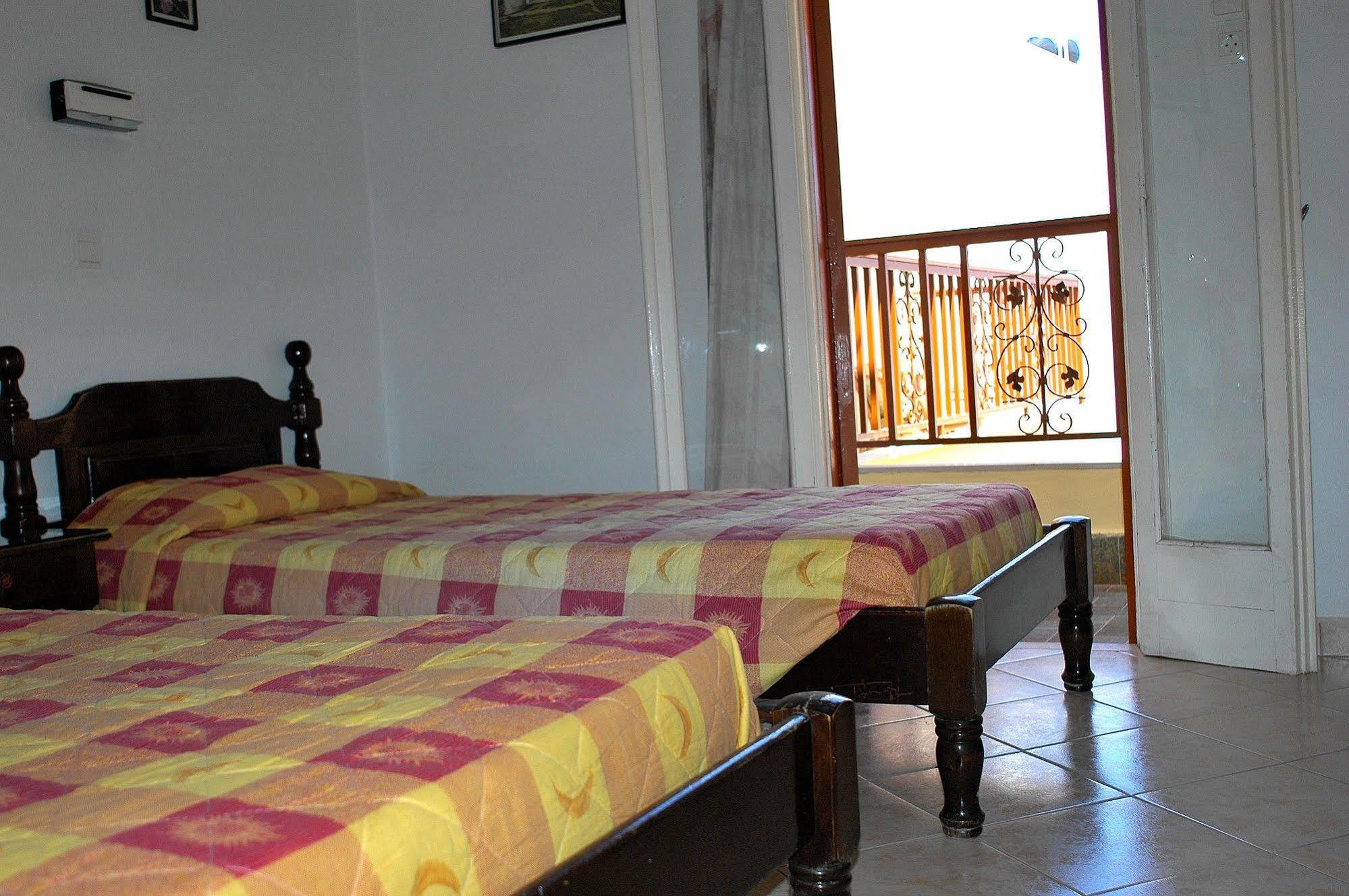 Avra Rooms Karpathos Exterior foto